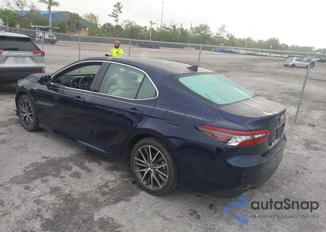 2021 Toyota Camry Xle Hybrid из США, поврежденный, VIN 4T1F31AK5MU025719